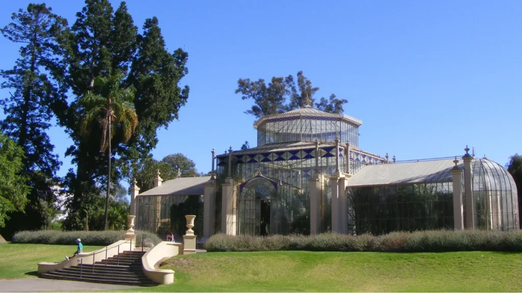 Melbourne to Perth Travel Guide. Adelaide Botanic Gardens.