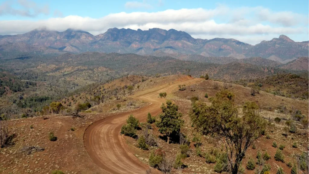 Melbourne to Perth drive guide. Flinders Range