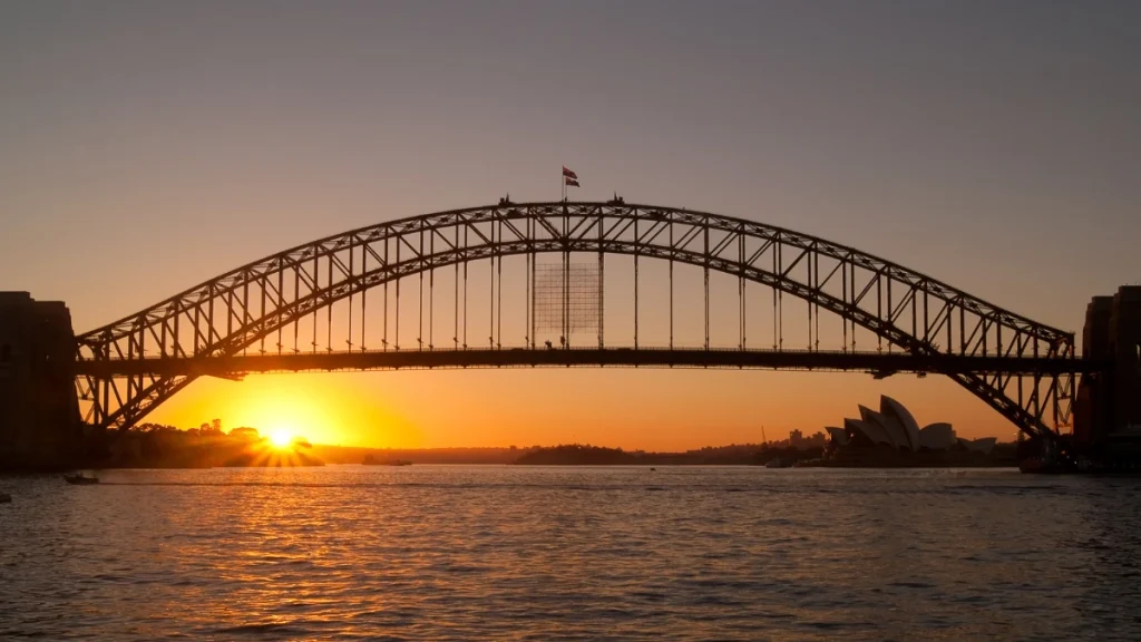 Top Car-Accessible Lookouts in Sydney. McMahons Point at dawn