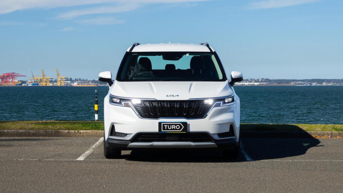 Cairns to Port Douglas drive guide. Kia Carnival for rent on Turo.