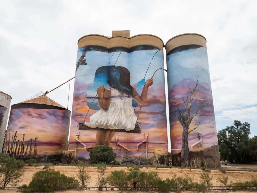 Sea Lake silo art by Drapl and The ZooKeeper
