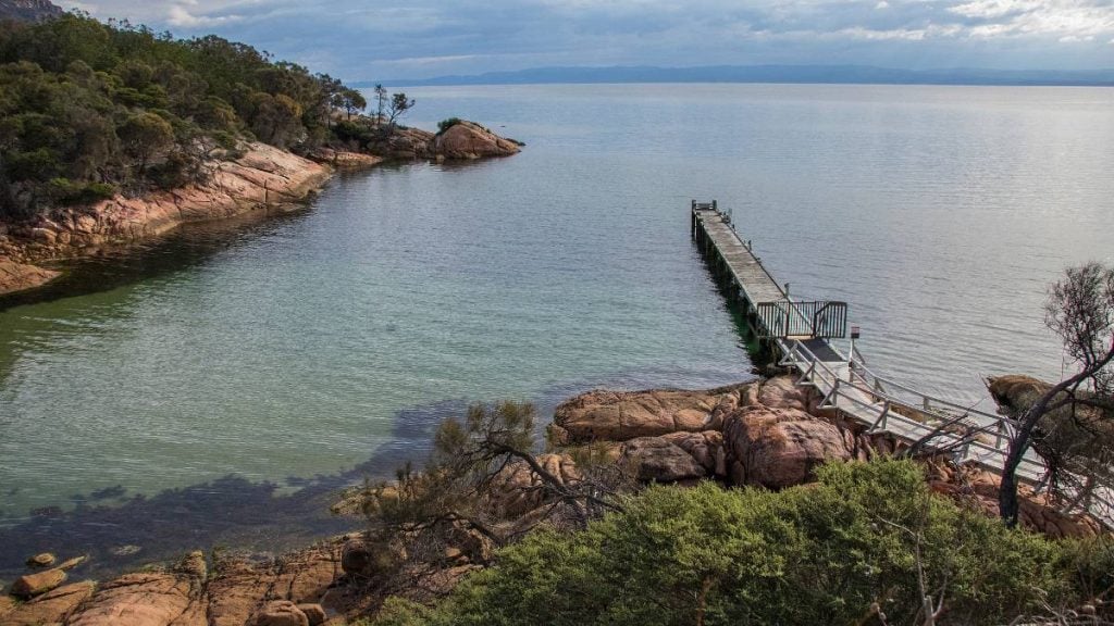 The ultimate Tasmania driving holiday: A traveller's guide. Coles Bay, Tasmania, Australia
