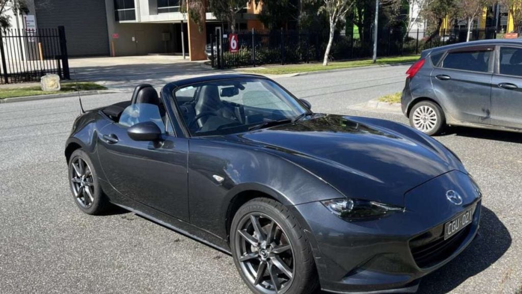 Mazda MX-5 2016 for rent on Turo