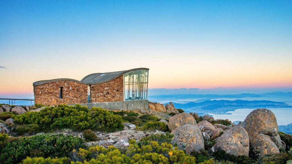 Tasmania driving holiday: traveller's guide. View from Mount Wellington, Tasmania, Australia