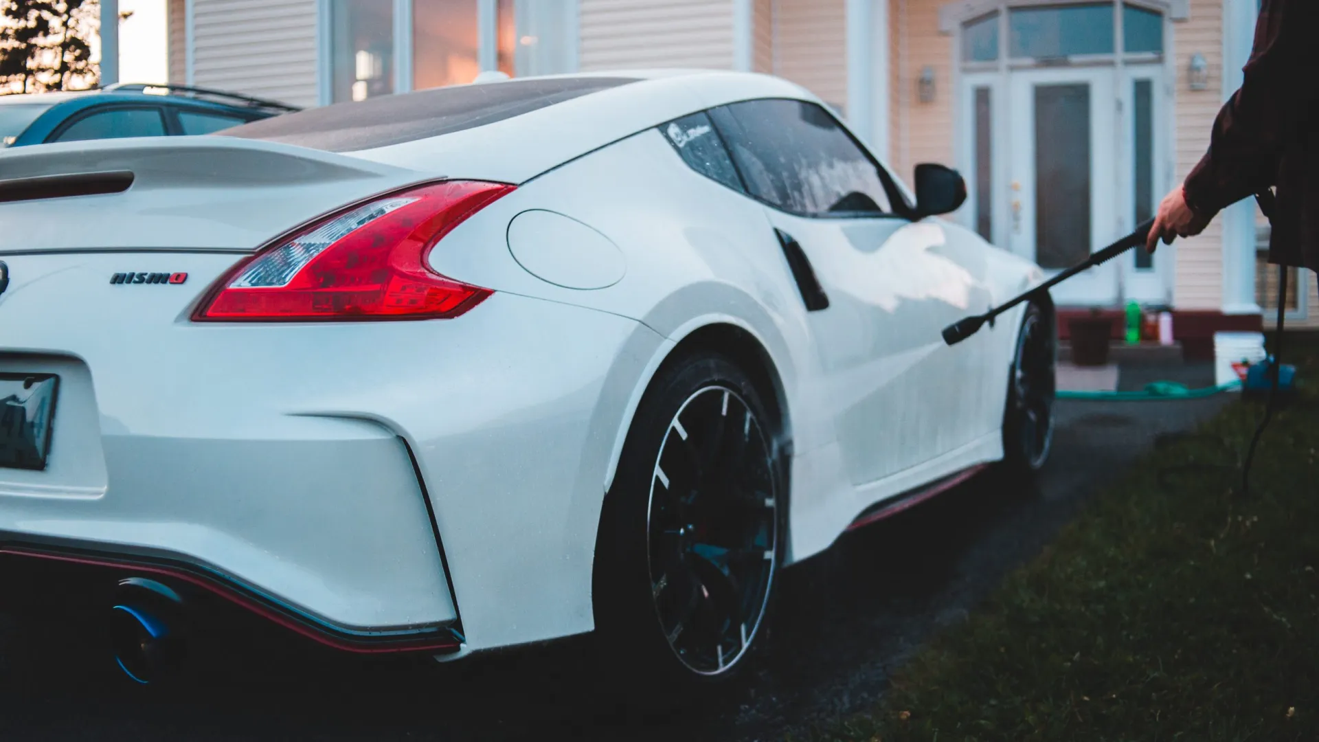 The quick and easy car owner’s guide to car cleaning