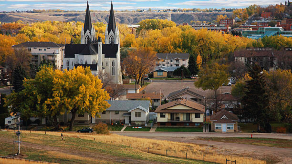 Calgary to Toronto drive: The ultimate road trip guide. Medicine Hat Lodge Resort, AB.