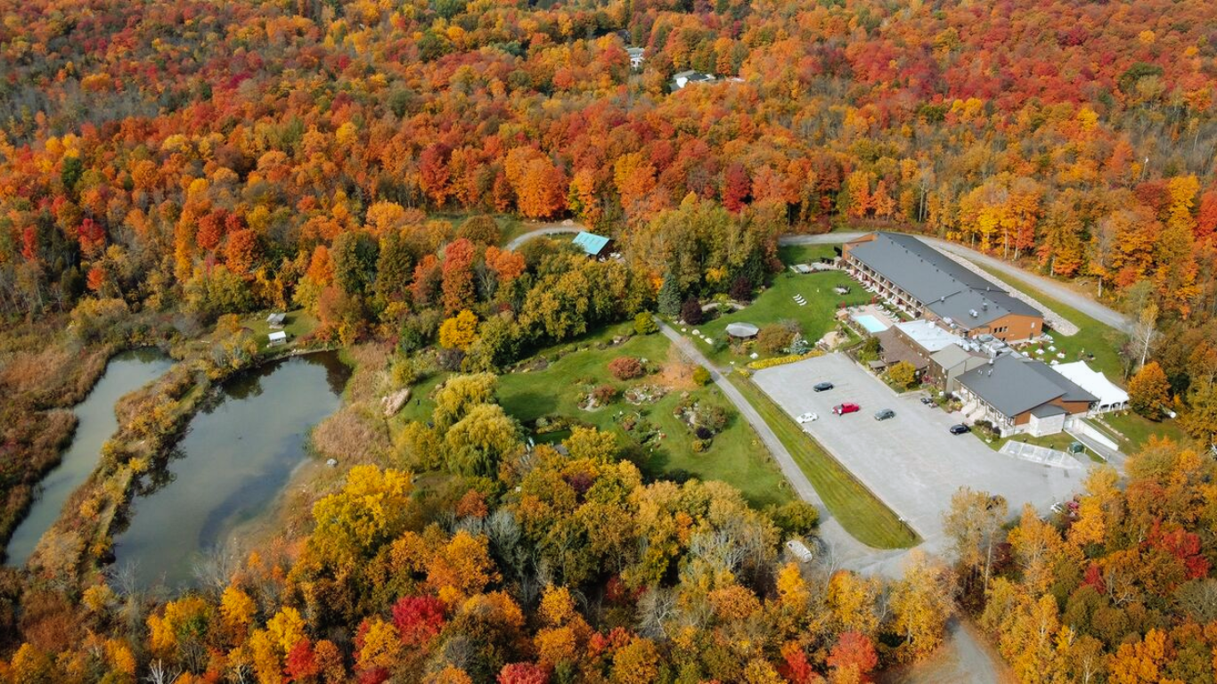 Montreal to Toronto drive: The ultimate road trip guide. Auberge des Gallant, QC.