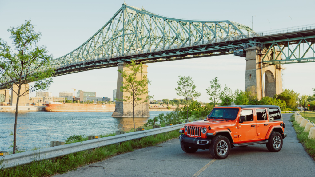 Find the perfect Ottawa rental car for a road trip to Montreal.