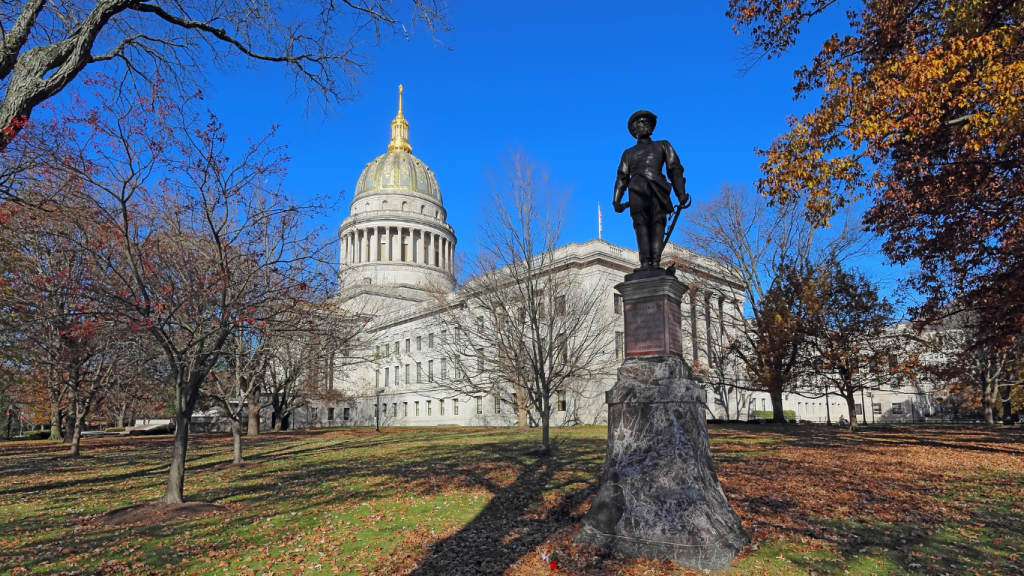 Toronto to Miami drive: The ultimate road trip guide. West Virginia Capitol Building, Charleston, WV.