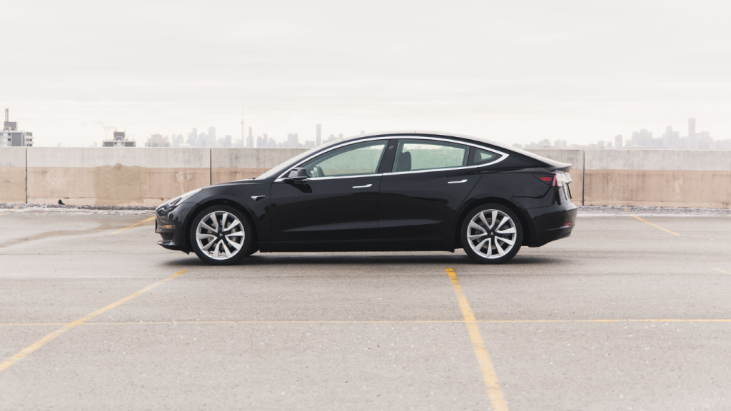 Car rentals to get out and experience the best things to do in Mississauga