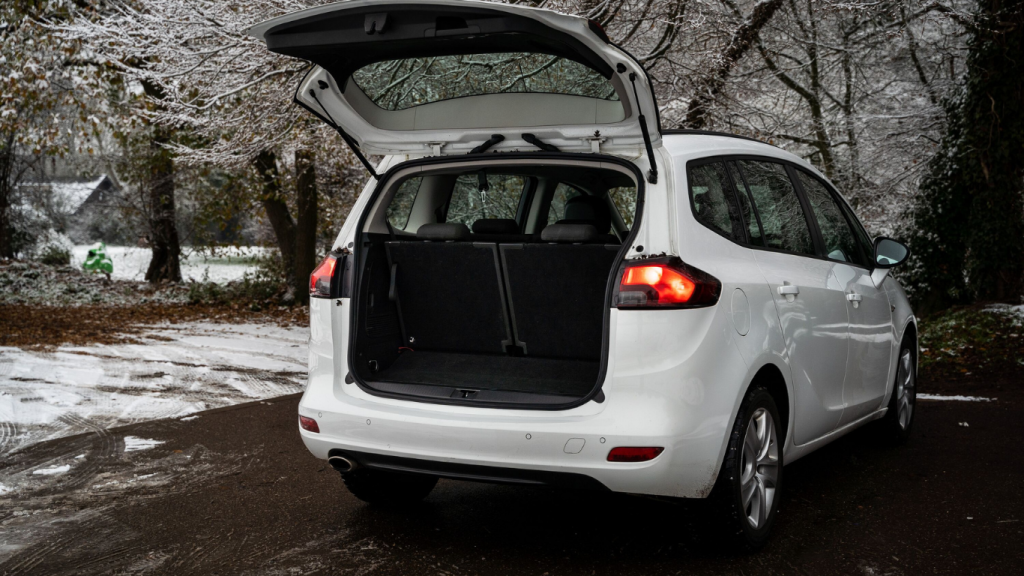 Exploring Montreal in the perfect rental car from Pierre Elliot Trudeau International Airport