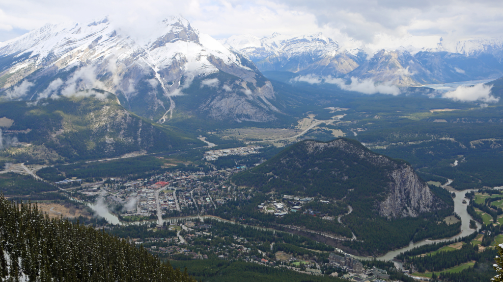 Top things to do in Banff - best Banff hikes Tunnel Mountain Summit Trail