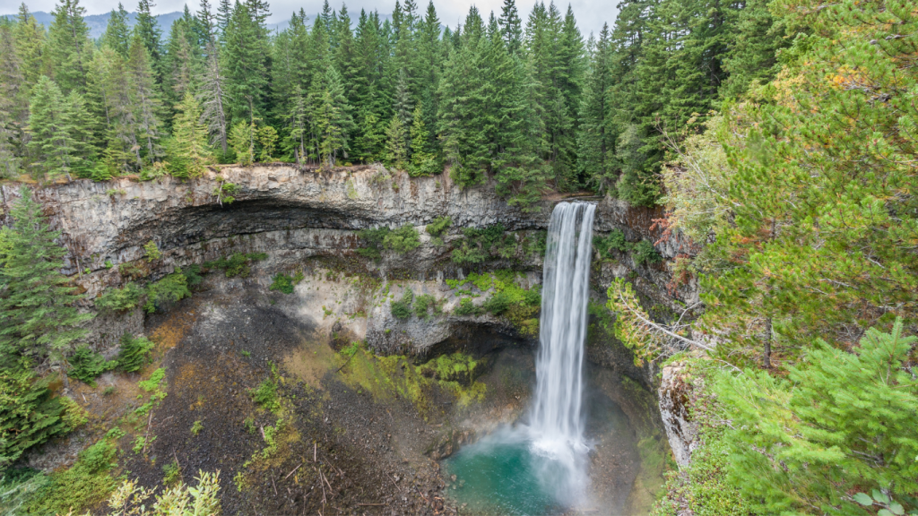 Top things to do in Whistler - best Whistler hikes Brandywine Falls hike