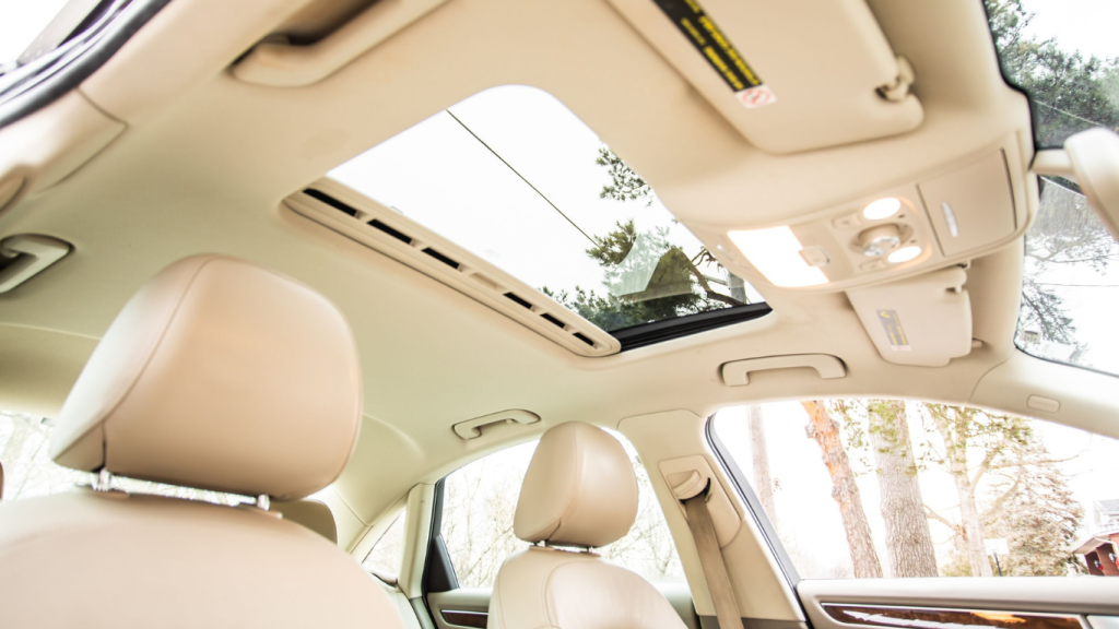 Exploring Ottawa in the perfect rental car from Montreal Trudeau International Airport 2
