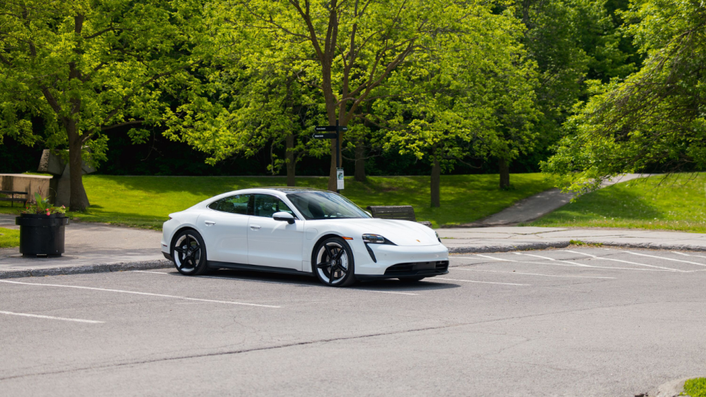 The best rental cars in Montreal for a road trip to Ottawa