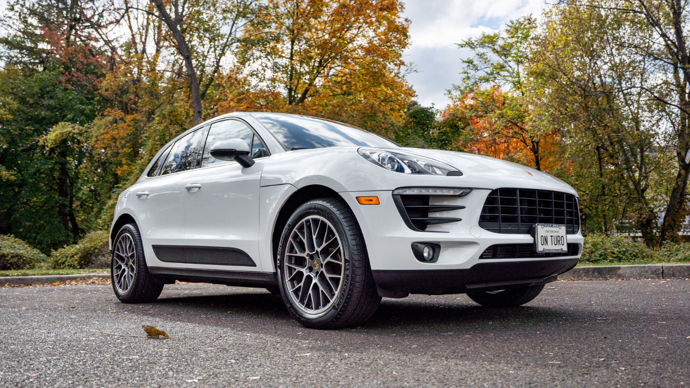 Browse Turo for the best car rentals for the Edmonton to Chicago drive.