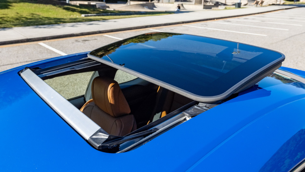 Browse Turo for the best car rentals for the Montreal to Washington, D.C. drive.