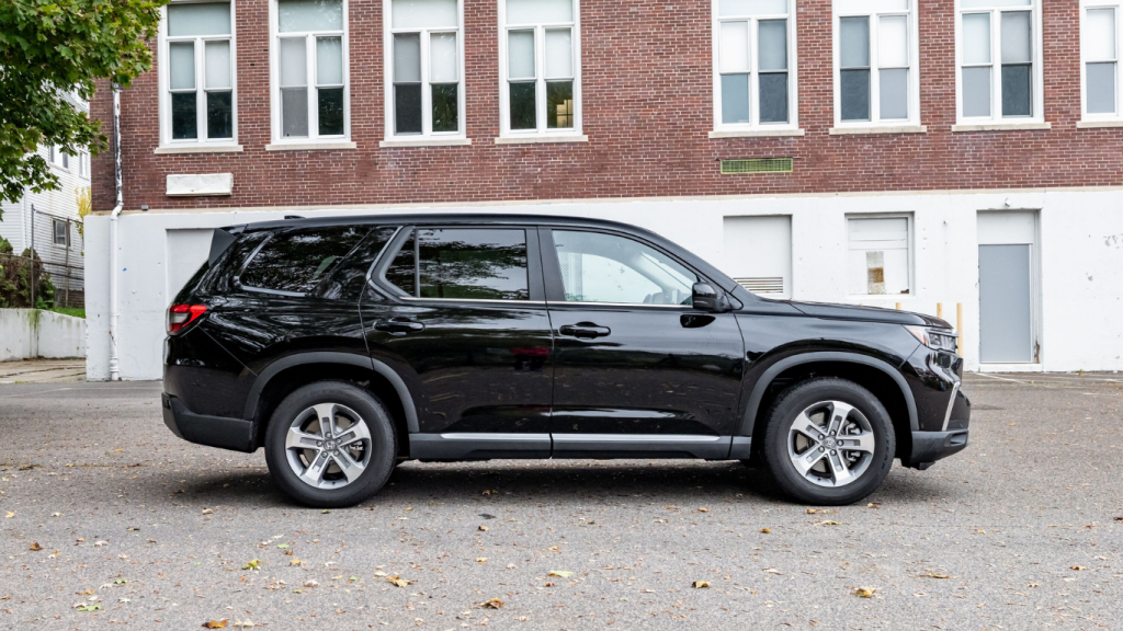 The best rental cars in Ottawa for a road trip to Chicago.
