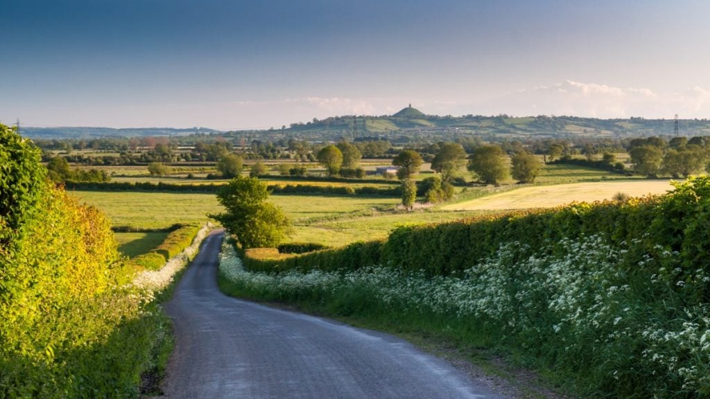A single lane road in the UK