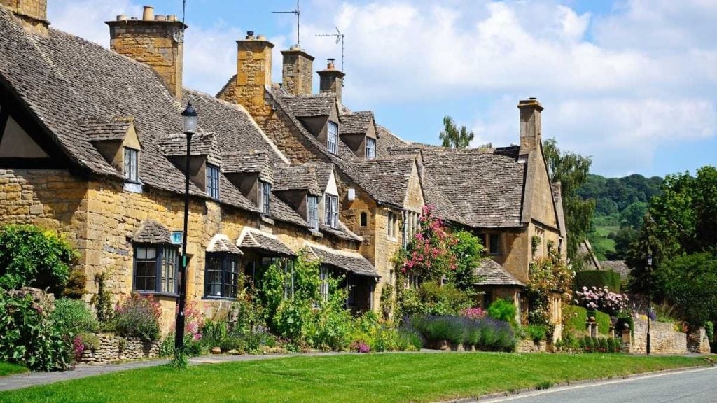 Pretty cottages in Broadway village, Cotswolds