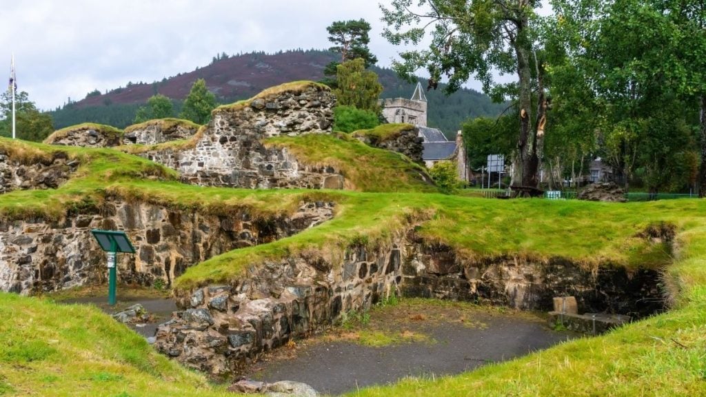 Stone ruins of Kindrochit Castle in the village of Braemar beside the River Dee, Cairngorms, Scottish Highlands, Scotland