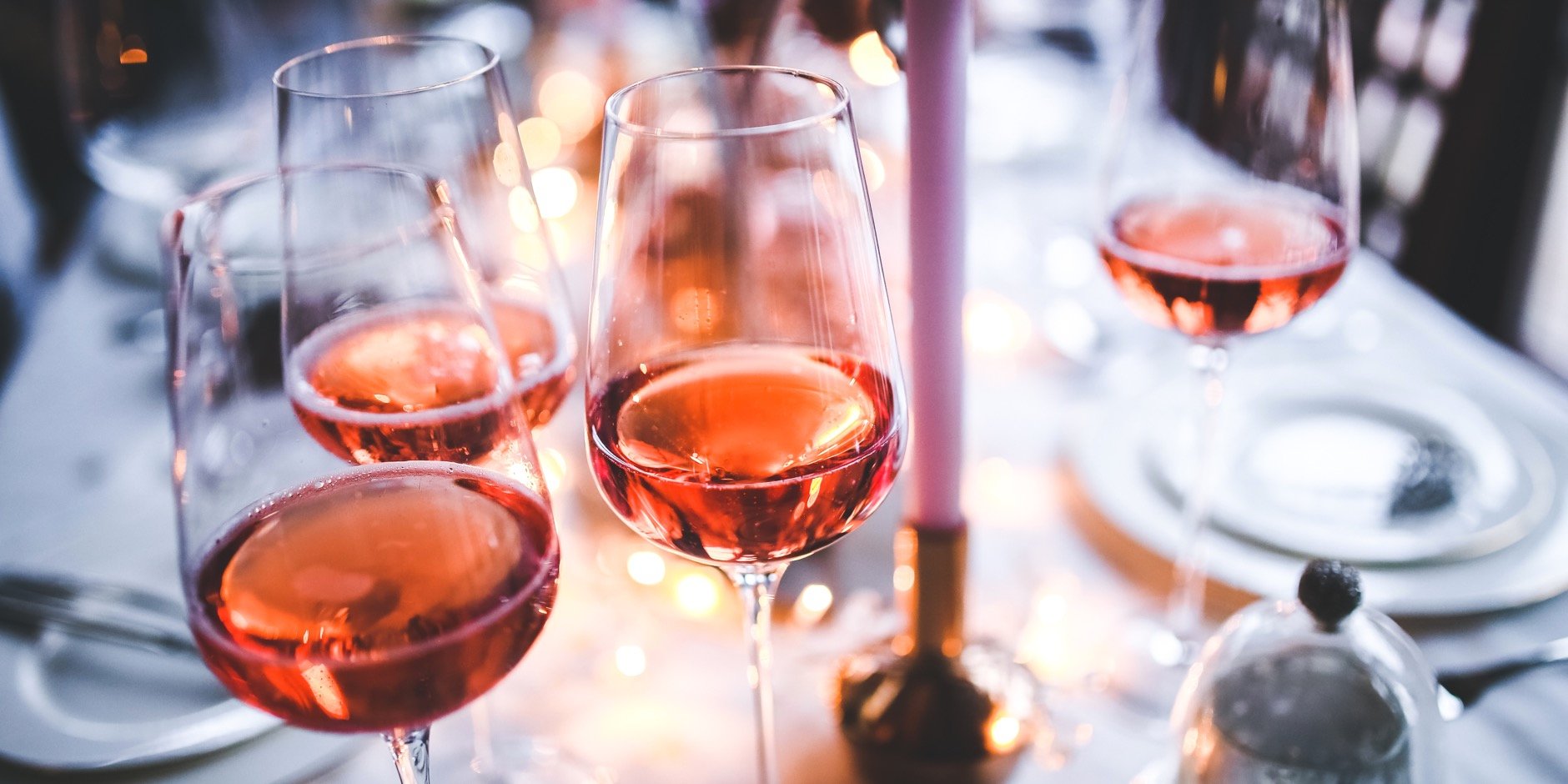 alcohol-party-glass-table