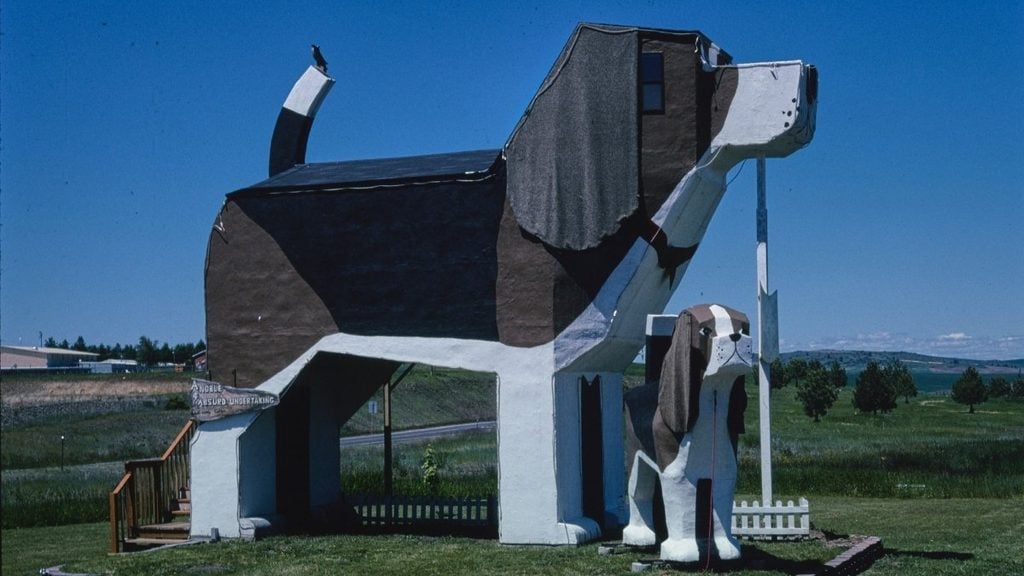 The best giant roadside attractions across America. In photo: Dog Bark Park Inn, Cottonwood, Idaho