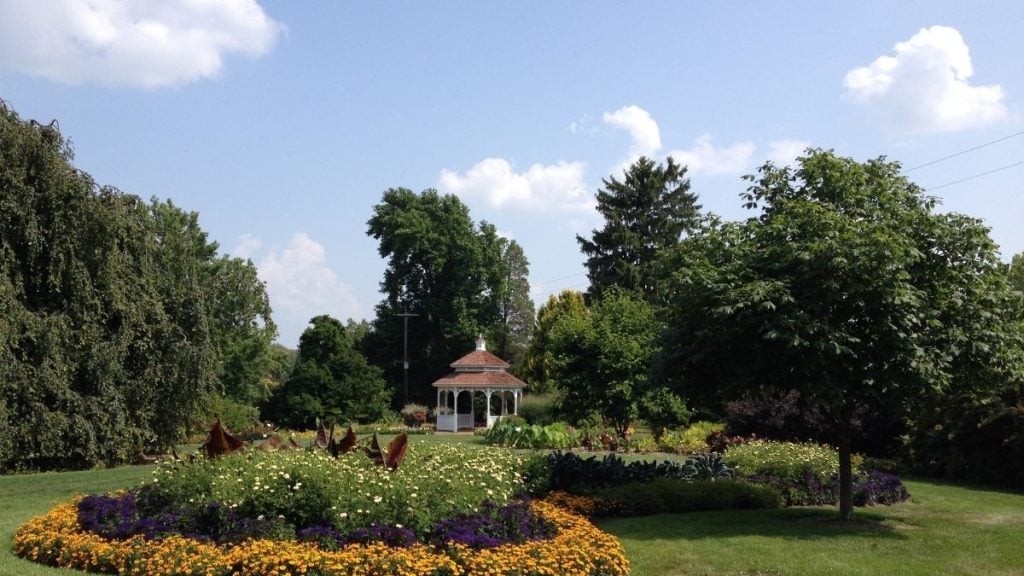 Chicago to Detroit Drive. In photo: Hidden Lake Gardens, Tipton, Michigan