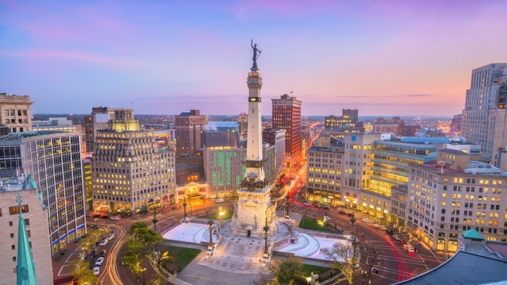 Chicago to Nashville drive. In photo: Soldiers' and Sailors' Monument, Indianapolis, Indiana