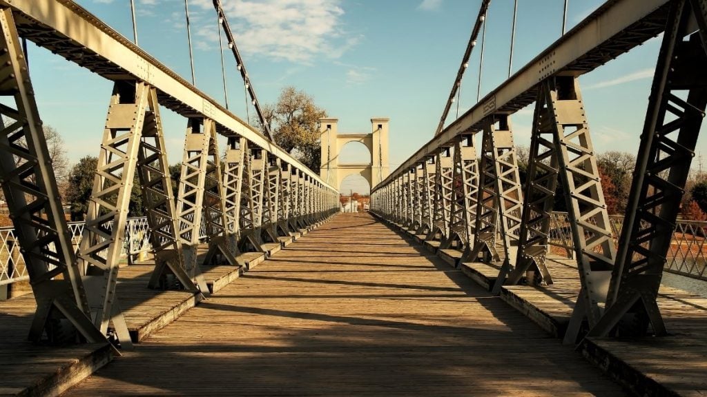Dallas to Austin drive. In photo: Waco Suspension Bridge, Waco, Texas