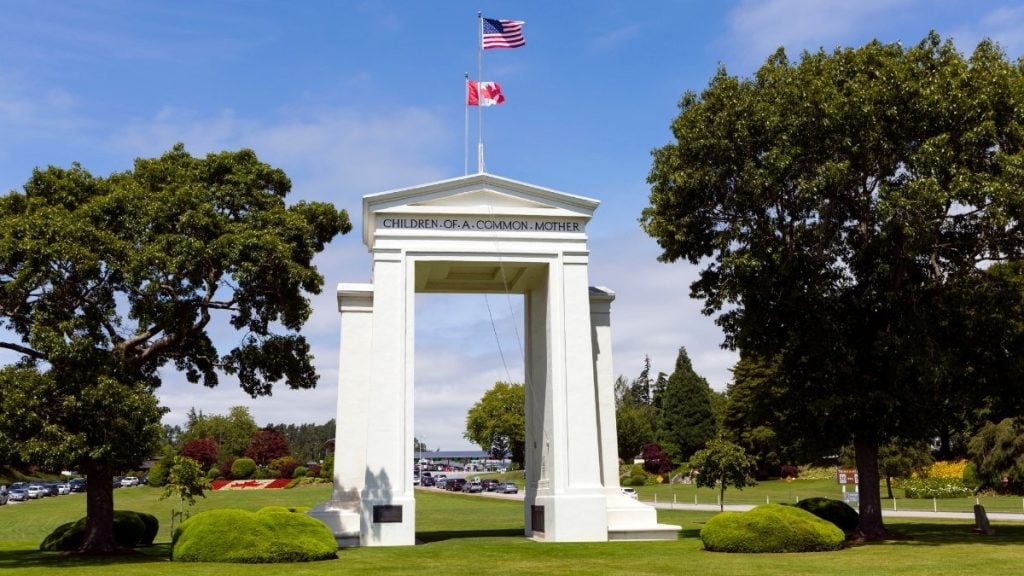 Seattle to Vancouver drive. In photo: Peace Arch State Park, Blaine, Washington
