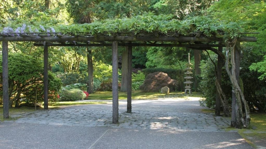 Portland to Seattle Drive. In photo: Portland Japanese Garden, Portland, Oregon