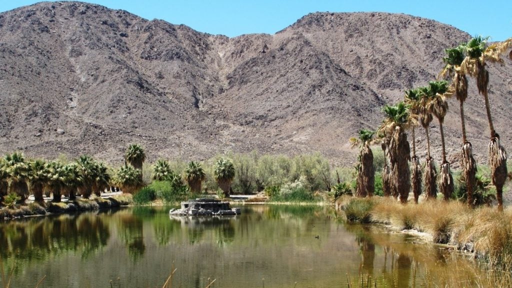 Lake Tuendae, Zzyzx Road, California