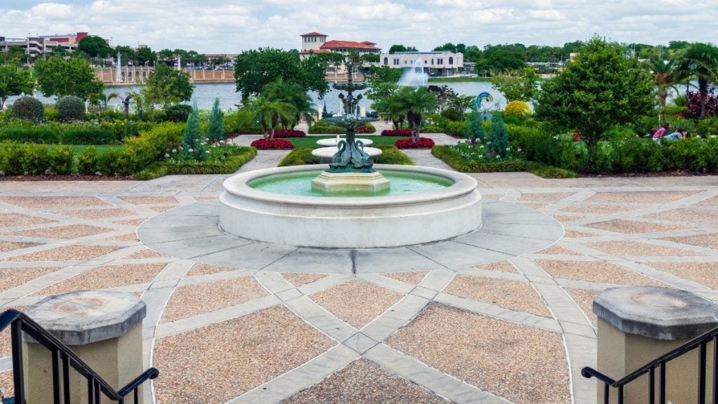 Hollis Garden & Lake Mirror Park, Lakeland, Florida