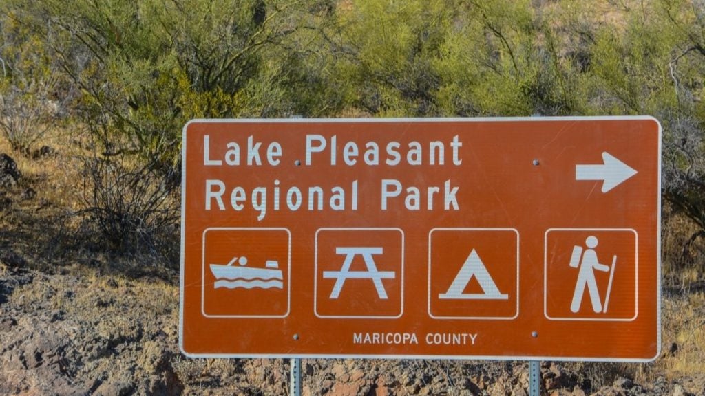 Phoenix to Sedona drive. In photo: Lake Pleasant Regional Park, Peoria, Arizona