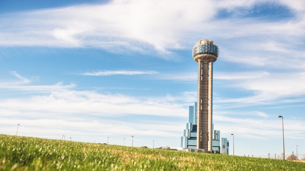 Dallas to New Orleans drive. In photo: Reunion Tower, Dallas, Texas