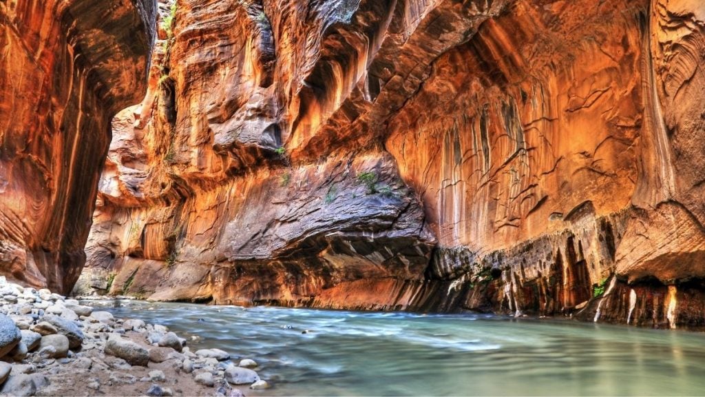 How long does it take to drive across the US?. In photo: Zion National Park, Utah