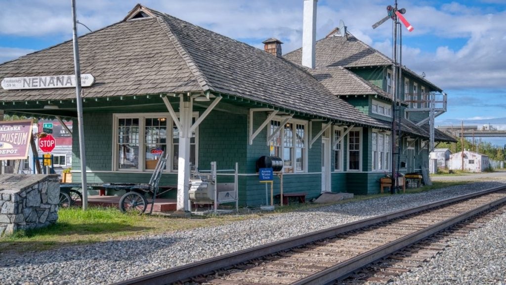 Anchorage to Fairbanks drive. In photo: Alaska Railroad Museum and Train Station, Nenana, Alaska