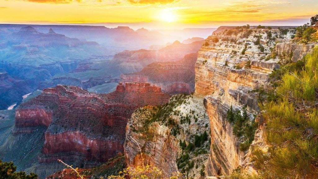 The 10 best places to see in the USA in November. In photo: Hopi Point, Grand Canyon National Park, Arizona