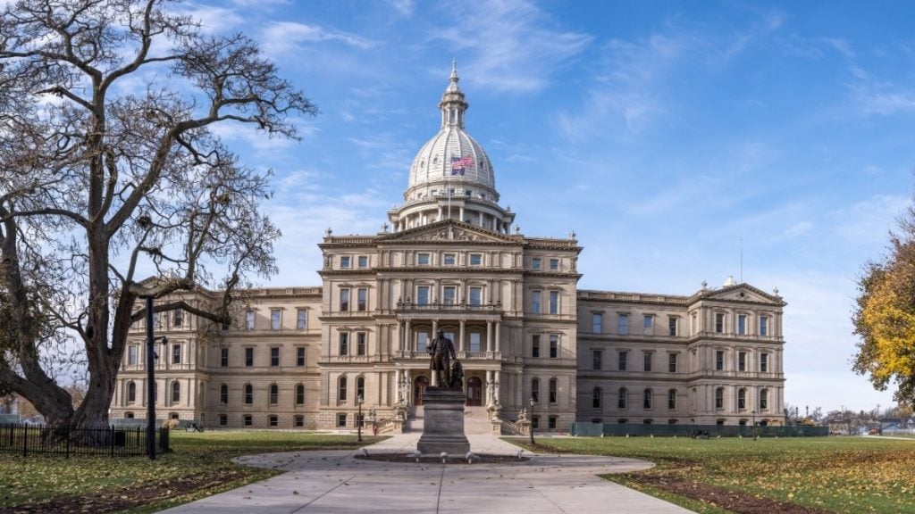 Chicago to Toronto, Canada drive. In photo: Michigan State Capitol, Lansing, Michigan