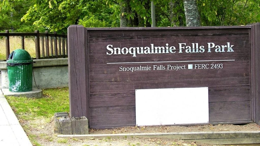 Seattle to Spokane drive. In photo: Snoqualmie Falls Park, Snoqualmie, Washington