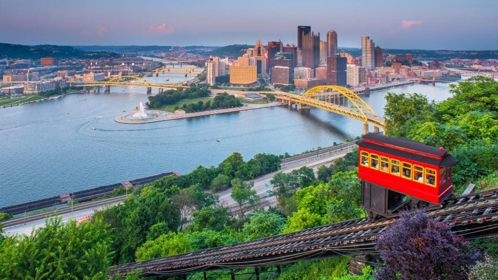 The 10 best places to see in Pittsburgh. In photo: Duquesne Incline, Pittsburgh, Pennsylvania