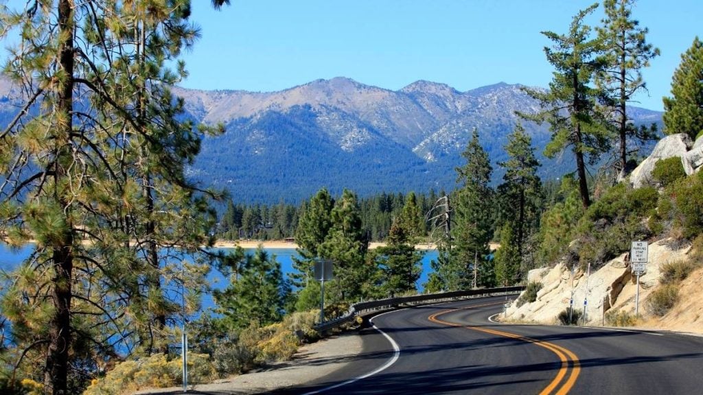 How to plan a road trip. In photo: Lake Tahoe, California