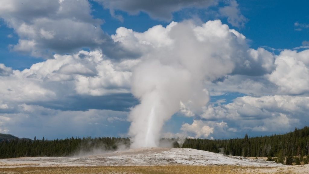 Old Faithful, Yellowstone National Park, Wyoming