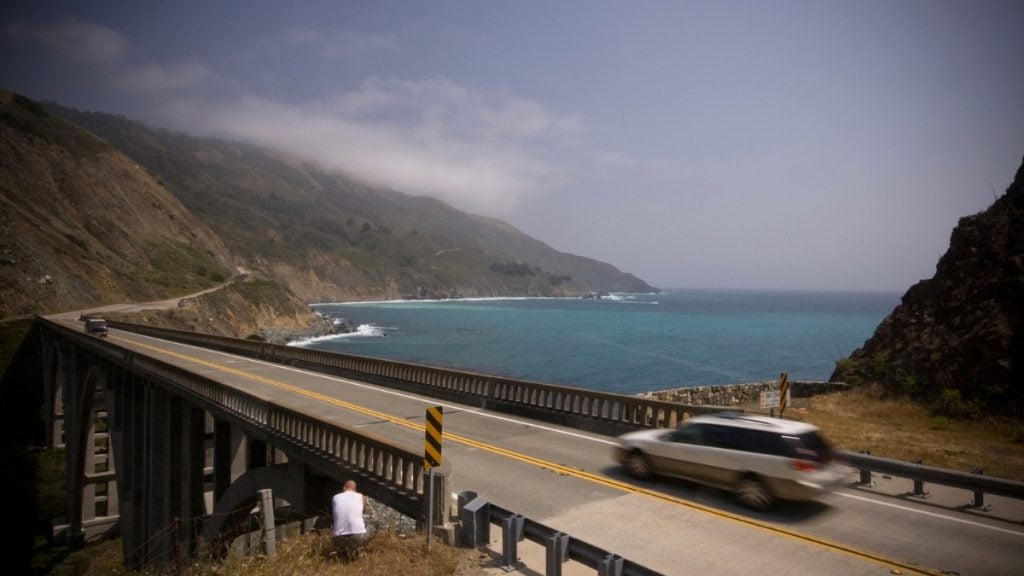 How to plan a road trip. In photo: Pacific Coast Highway, California