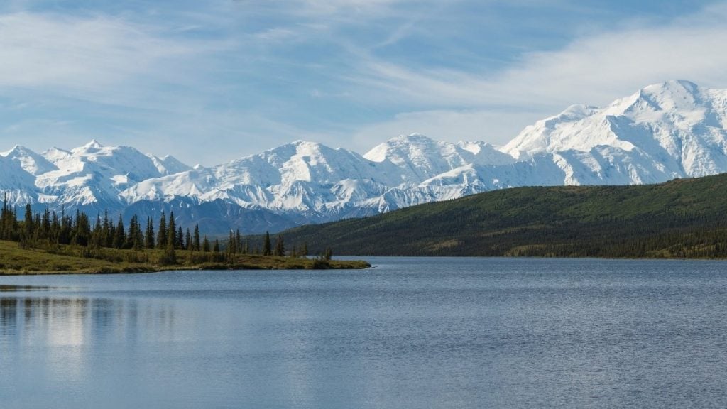 The 10 best places to see on an Anchorage, Alaska road trip. In photo: Denali National Park, Denali Park, Alaska