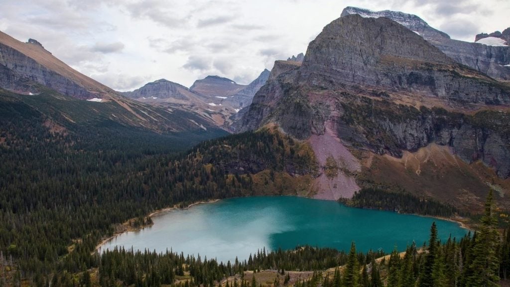 Things to see in Glacier National Park. In photo: Grinnell Lake, Browning, Montana