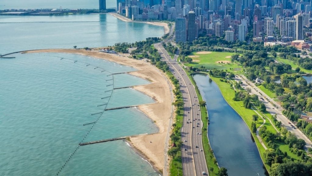 Road trip through the states. In photo: Lake Michigan, Chicago, Illinois