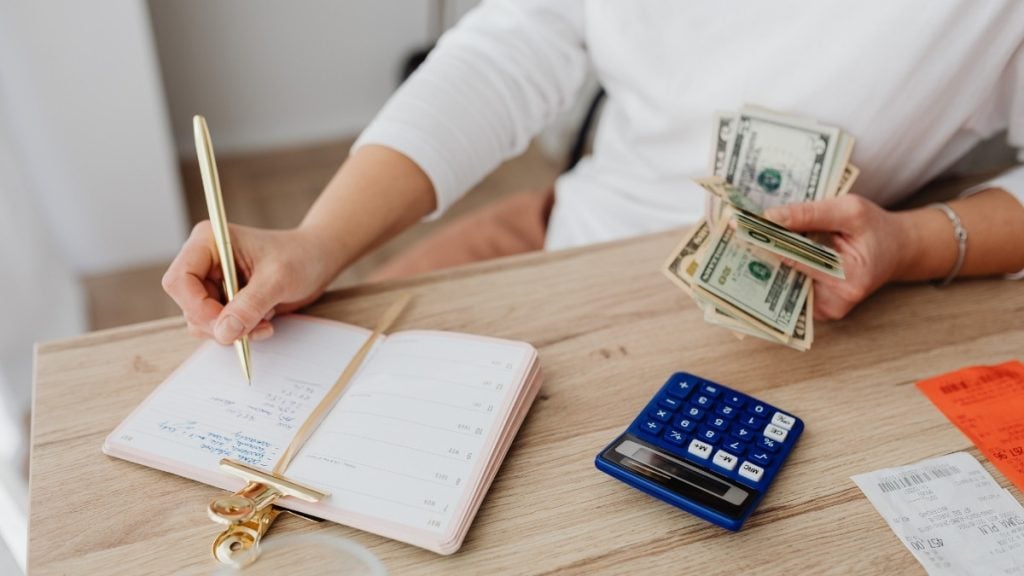 Leasing vs. buying a car vs. long-term rental: What’s the difference? In photo: Questions to ask before deciding between leasing vs. financing a car