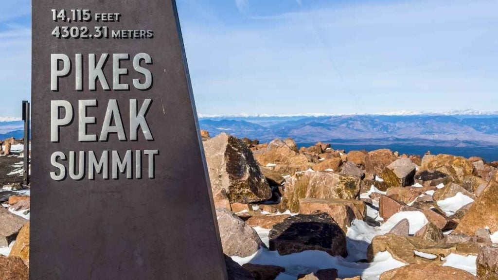 Driving Pikes Peak Highway. In photo: Pikes Peak Summit Visitor Center, Cascade, Colorado